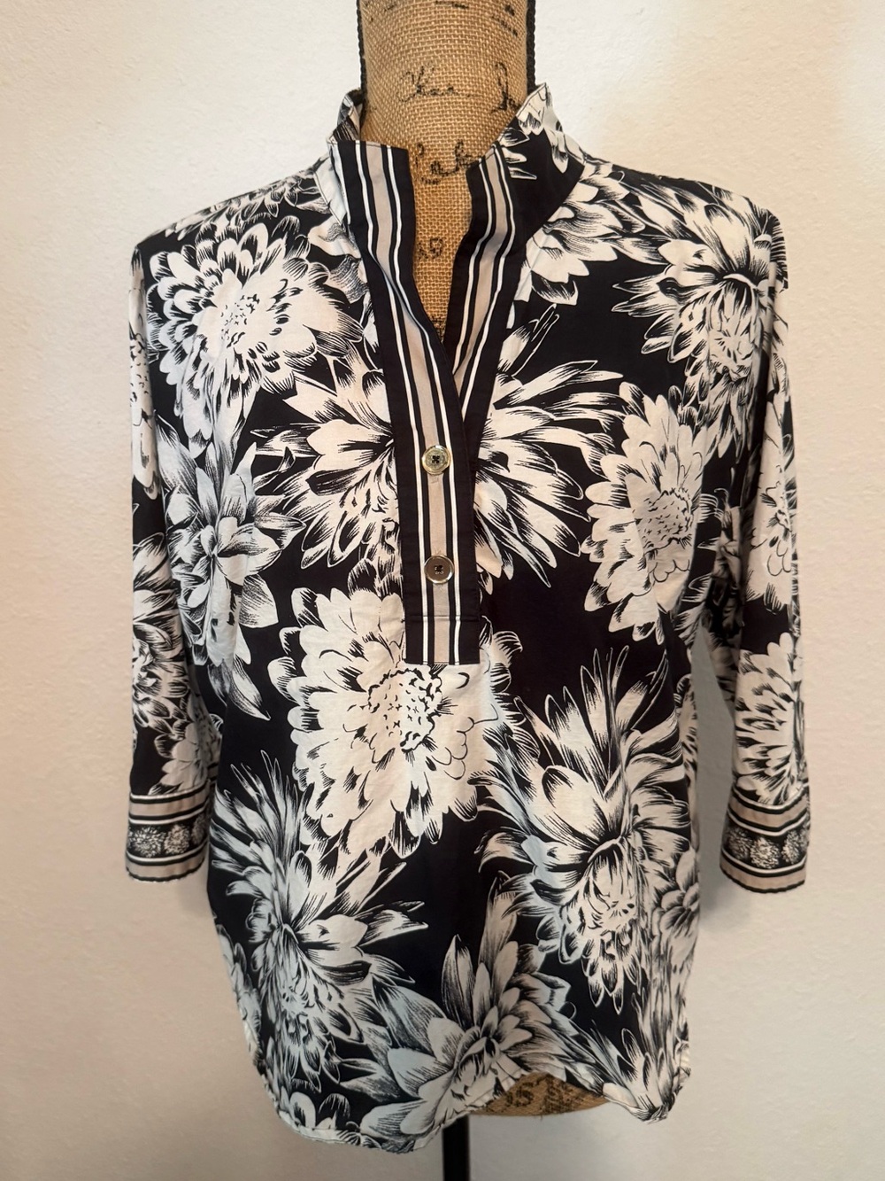 Black and white poplin popover dynamic floral size large petite